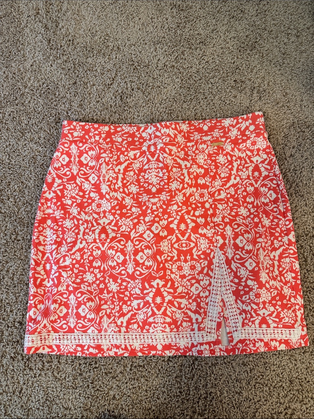 Jones New York Coral and White Printed Skort